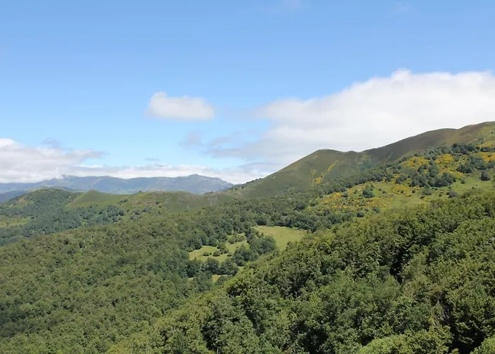 La Casa Del Diezmo De La Montana Palentina * Redondo