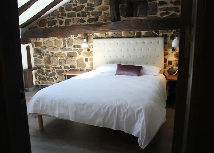 La Casa Del Diezmo De La Montana Palentina * Redondo