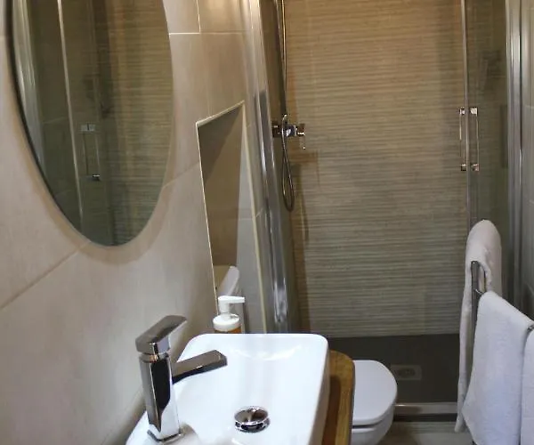 La Casa Del Diezmo De La Montana Palentina * Redondo